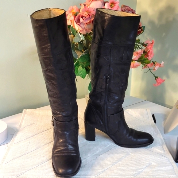 COACH Signature leather chunky heel boots 😍Rare HTF zipper - Picture 5 of 12
